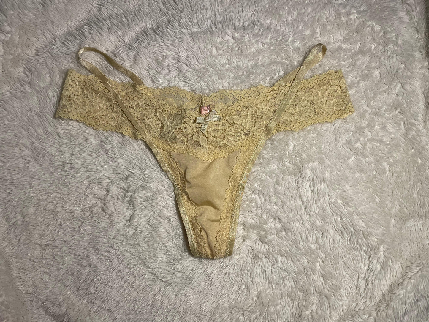 Gelber Tanga