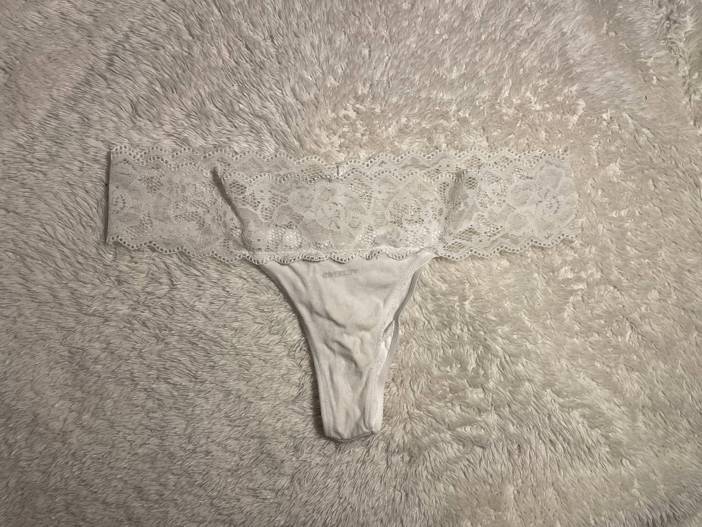 Weißer Slip